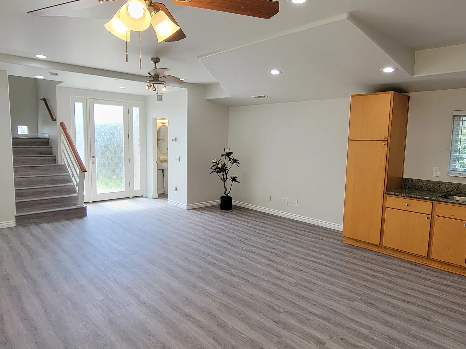 2 bed, 2.5 bath, 1245 sqft, $4,990 — Photo 2