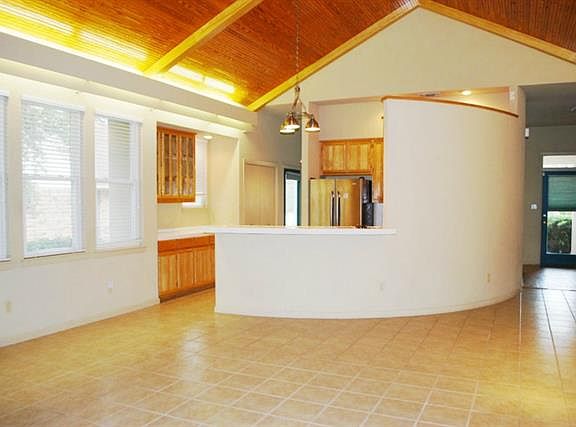 5th image of 2504 Shadow Lane Dr