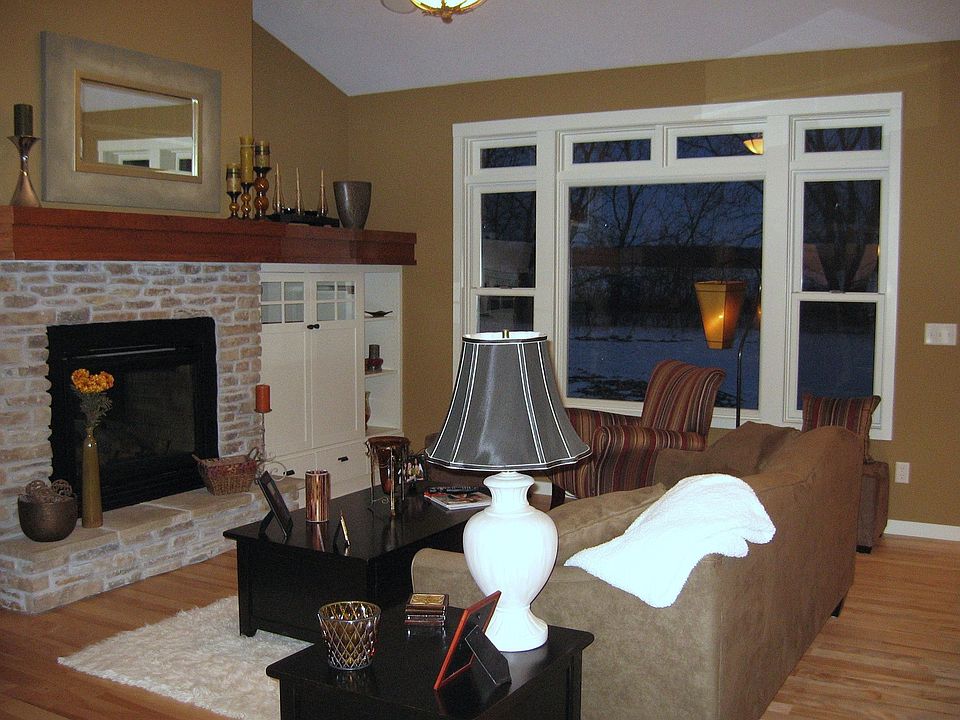 2nd image of 815 Dove Ct