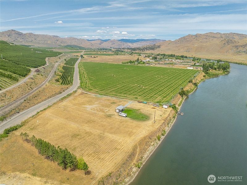 3rd image of 626 Monse River Road