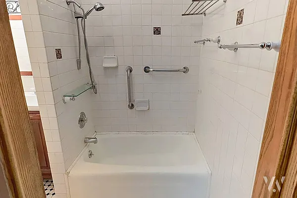 Rented by Wohlfarth & Associates Inc | media 12