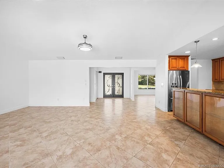 3074 NE Loquat Ln — Photo 10