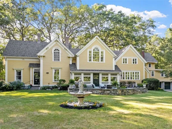 202 Paine St #1, Bellingham, MA 02019