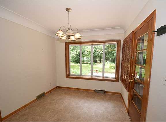 5th image of 626 Valley Dr