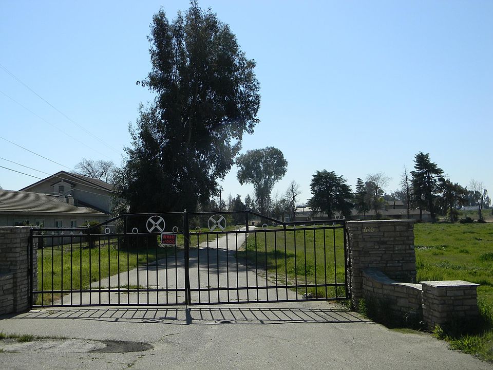 1st image of 6709 E Belmont Ave