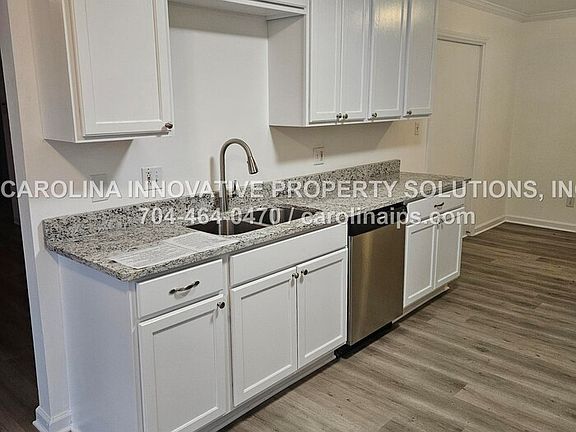 5th image of 1805 Falconhurst Dr