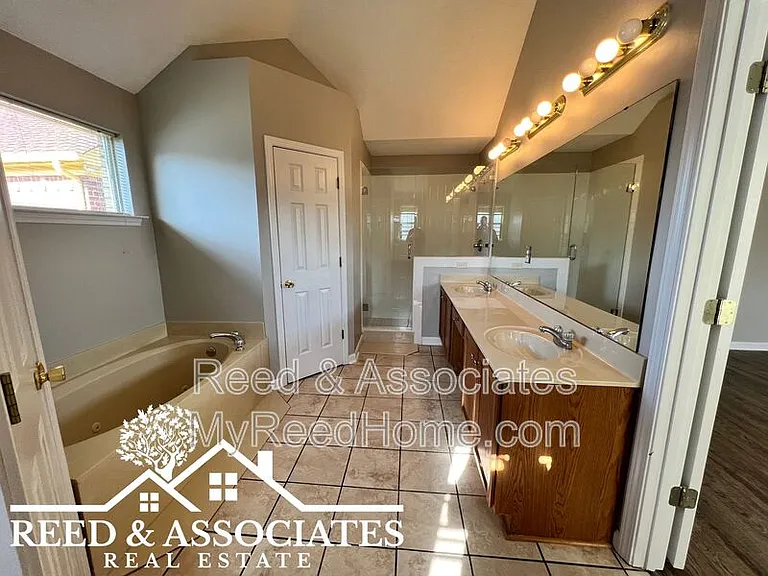 4824 Pine Forrest Dr — Photo 7