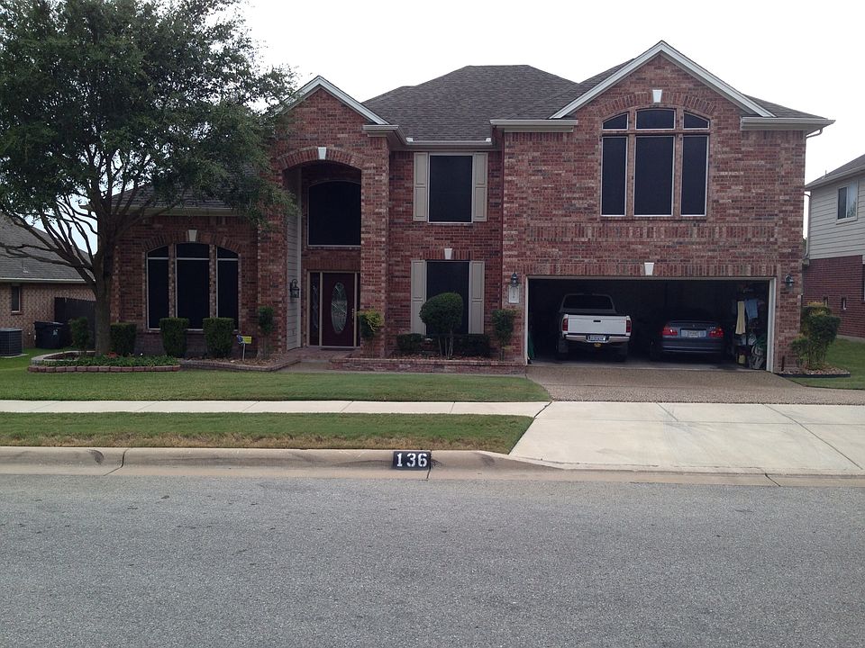 1st image of 136 Green Brook Pl