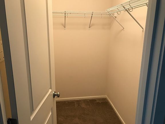4th image of 10376 156th Pl NE APT 102