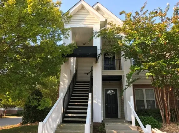 2400 Huntscroft Ln APT 201, Raleigh, NC 27617