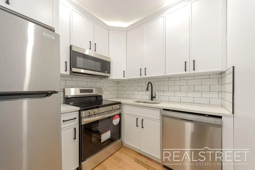 Building Photo - 1439 Lincoln Pl #2A