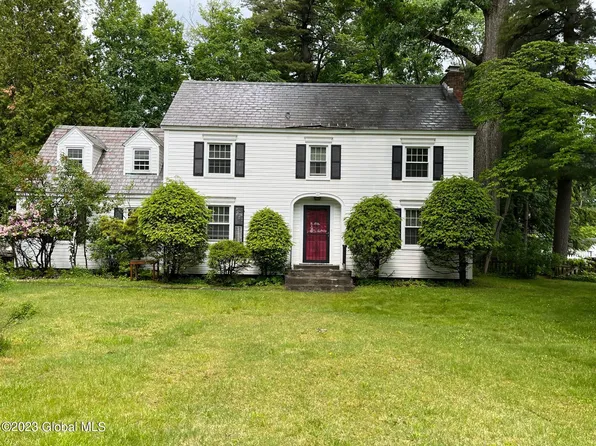 11 N HELDERBERG Parkway, Slingerlands, NY 12159
