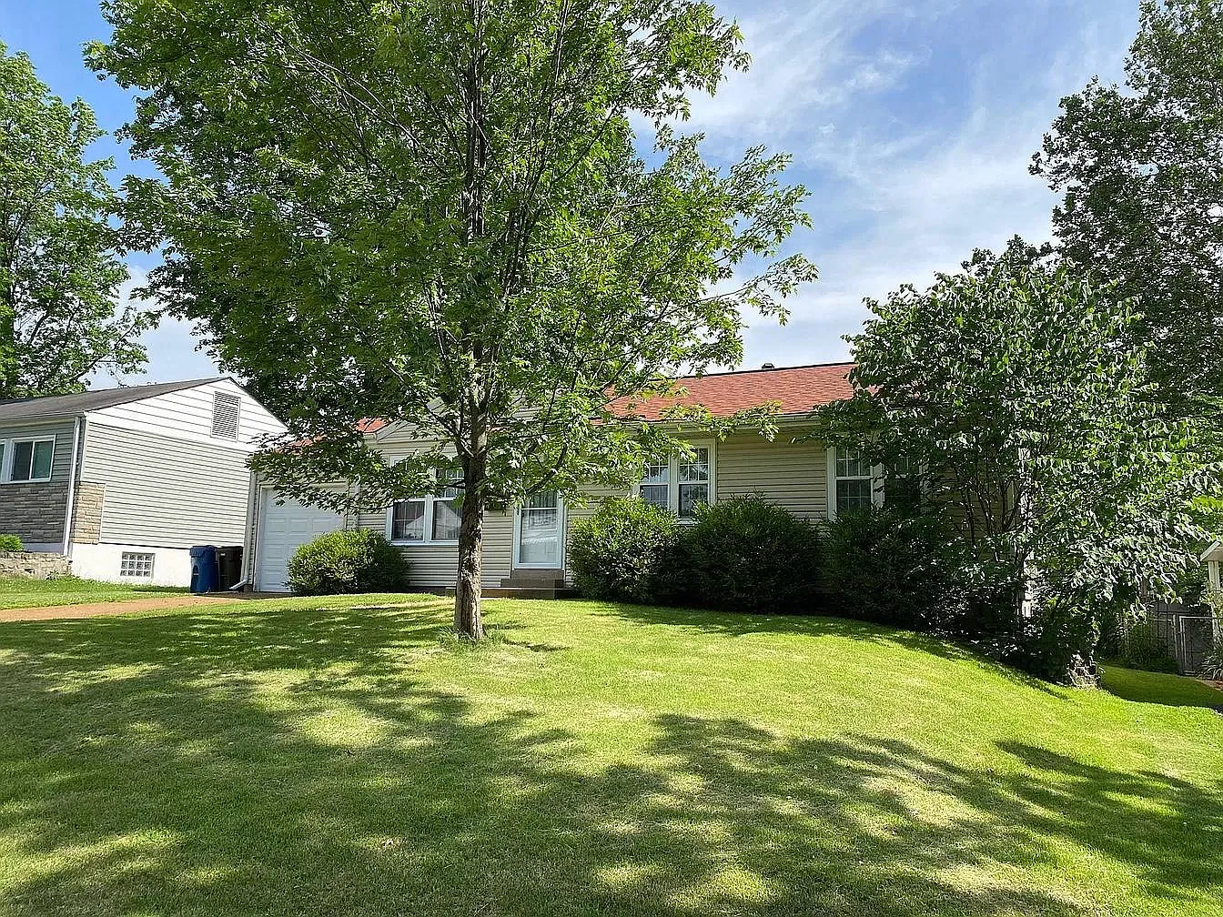 6404 Ashbury Dr — Photo 2