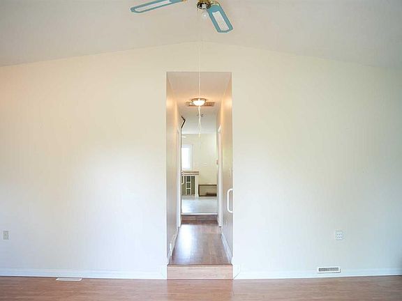 4th image of 4927 NW 51st St