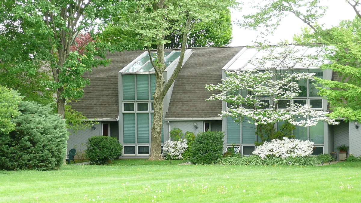 Photo 2 of 18 - 434 E North Ln #C2 - Conshohocken, PA Building Photo - 434 E North Ln #C2