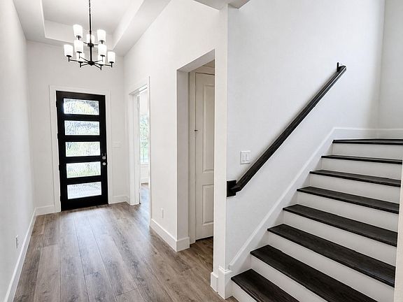 2nd image of 27907 Spring Falls Ct