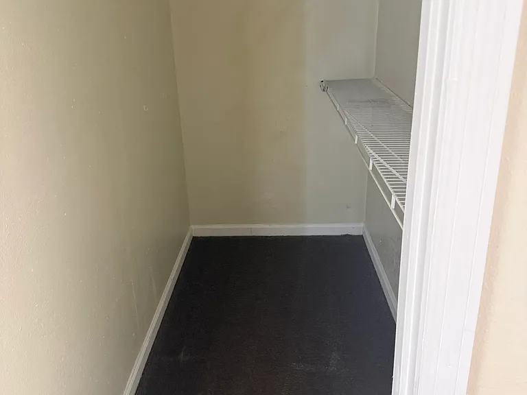 ADDITIONAL WALK-IN CLOSET STORAGE SPACE (OR) OFFICE AREA