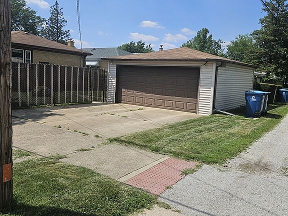 3rd image of 573 Gordon Ave