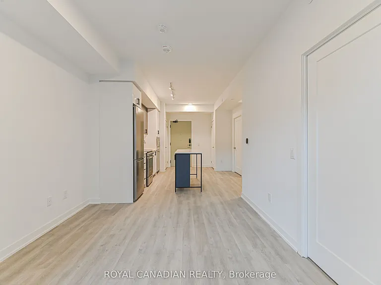 5105 Hurontario St #104 — Photo 15