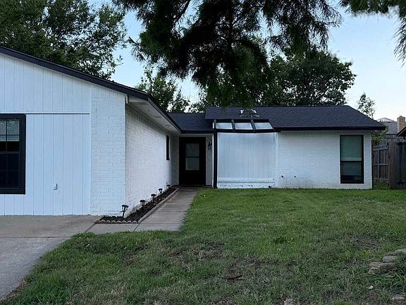 3rd image of 4811 SE Tattershall Way
