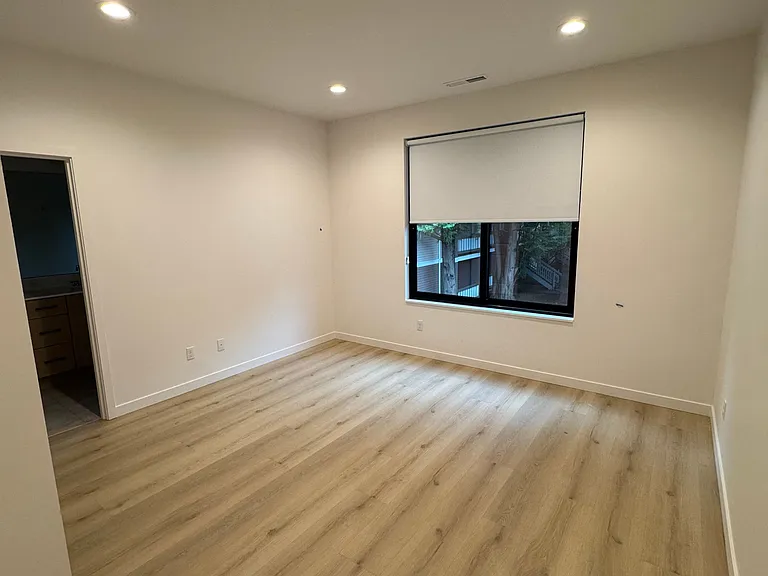 520 NE 117th Ave #612-B — Photo 5