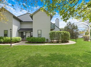 649 Chip Ct, Gurnee, IL 60031