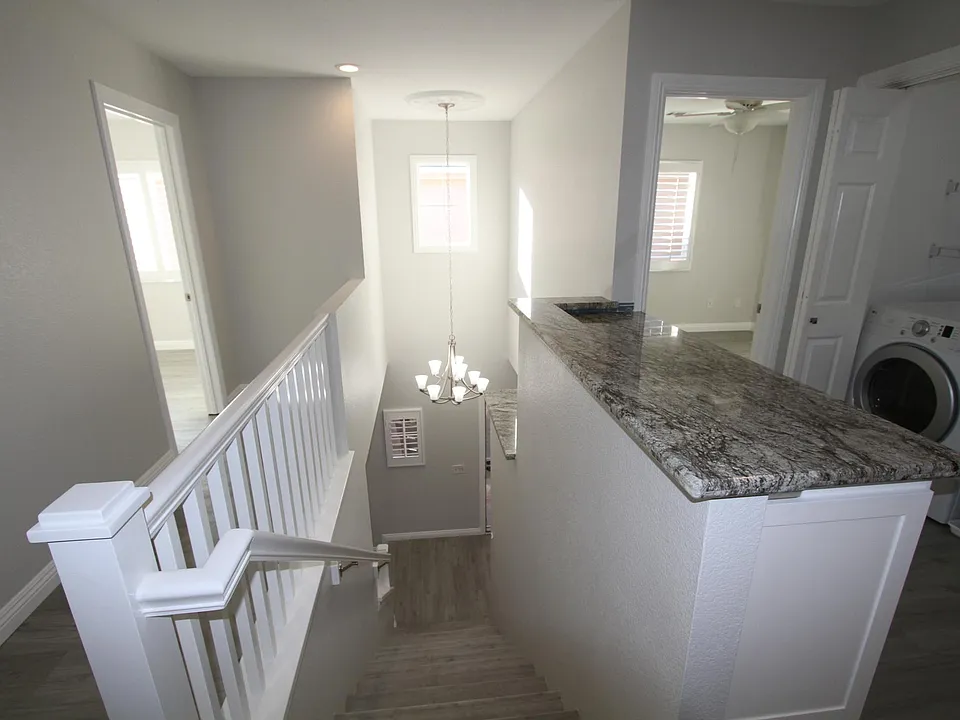 1120 Tustin Grove Dr