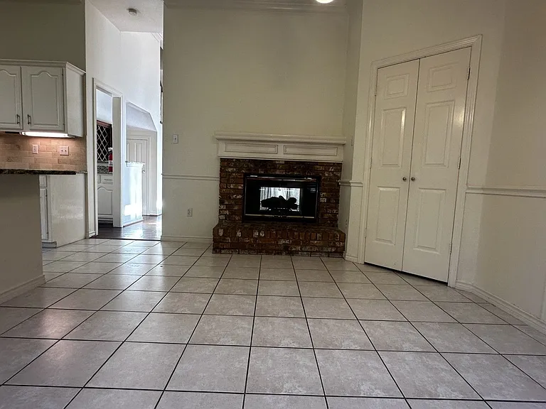 18532 Bay Pines Ln — Photo 7