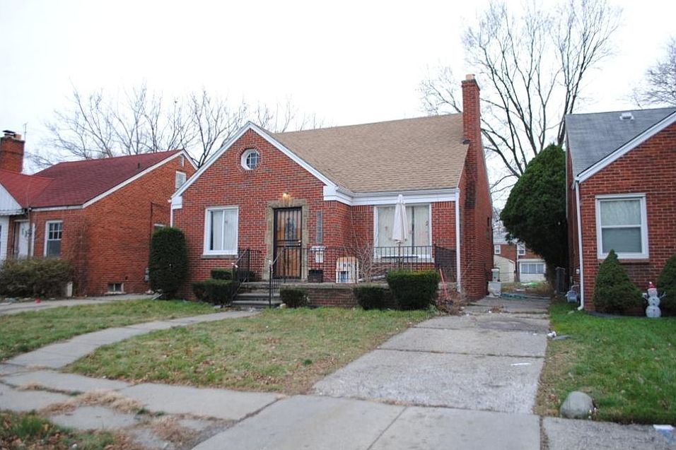 2nd image of 15460 Park Grove St