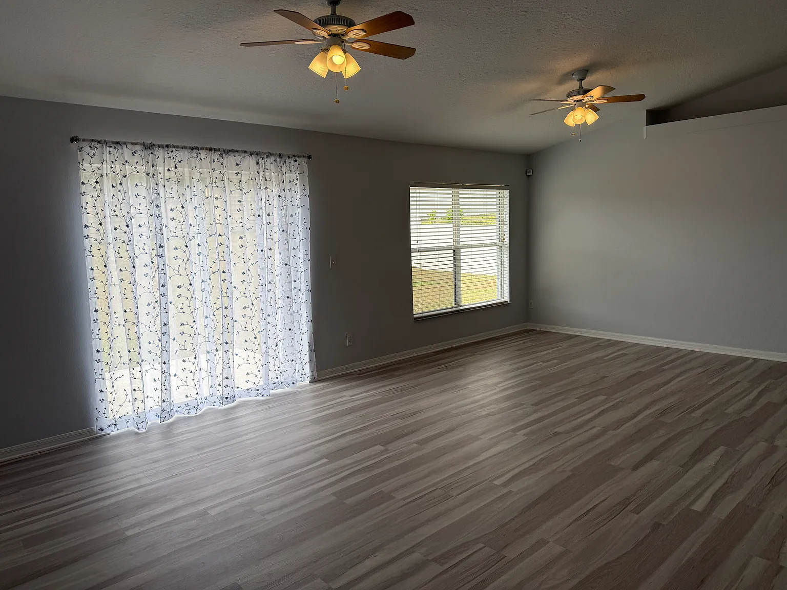 3 bed, 1462 sqft, $2,275 — Photo 2