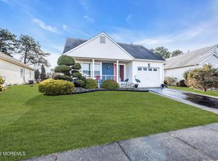 69 Portsmouth Dr, Toms River, NJ 08757