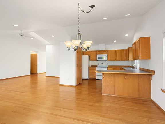 4th image of 5325 113th Pl NE