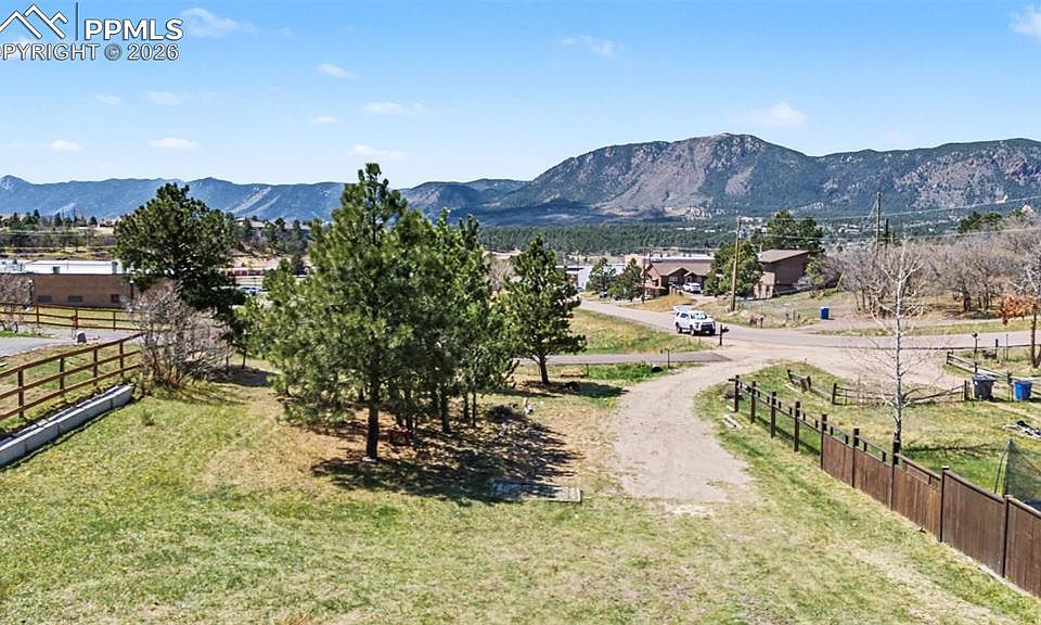 1st image of Meadow Ln