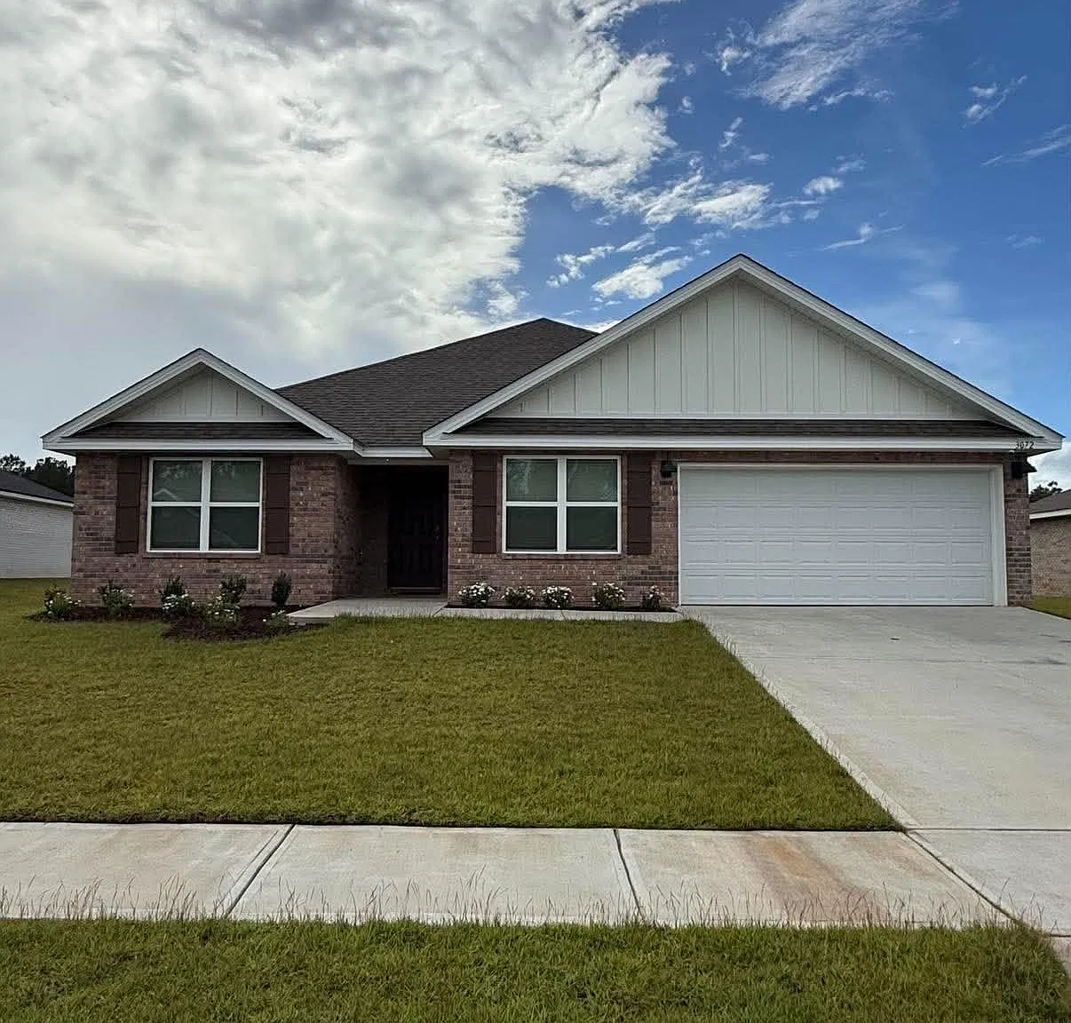 5 bed, 2595 sqft, $2,200 — Photo 1