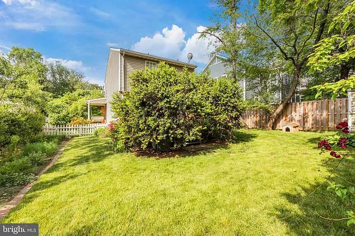 2708 E Side Dr — Photo 36