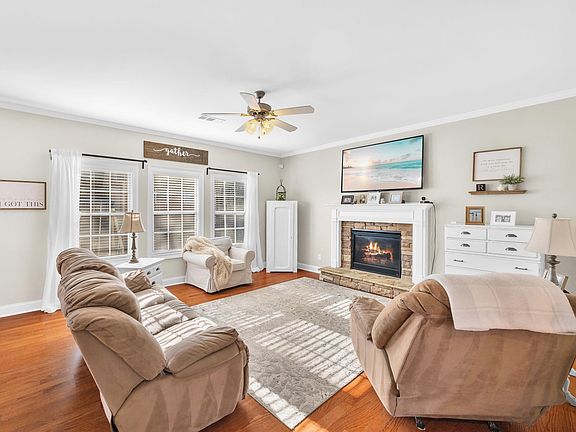 5th image of 190 Raven Falls Ln