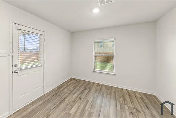 3 bed, 1681 sqft, $2,100 — Photo 3