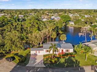 7982 SE Paradise Dr, Stuart, FL 34997