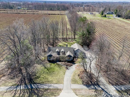 15364 Quincy St, Holland, MI 49424