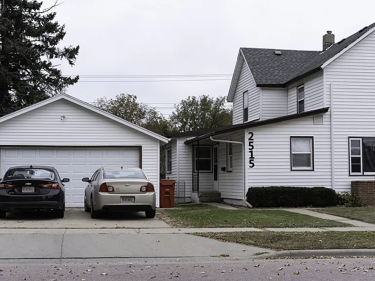 2517 S Duluth Ave — Photo 15