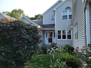 385 Woodridge #385, Shelton, CT 06484
