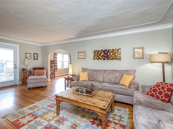 5th image of 705 E 71st Ter
