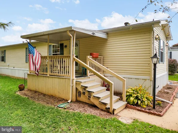 208 Saddleford Ct N, Lancaster, PA 17603