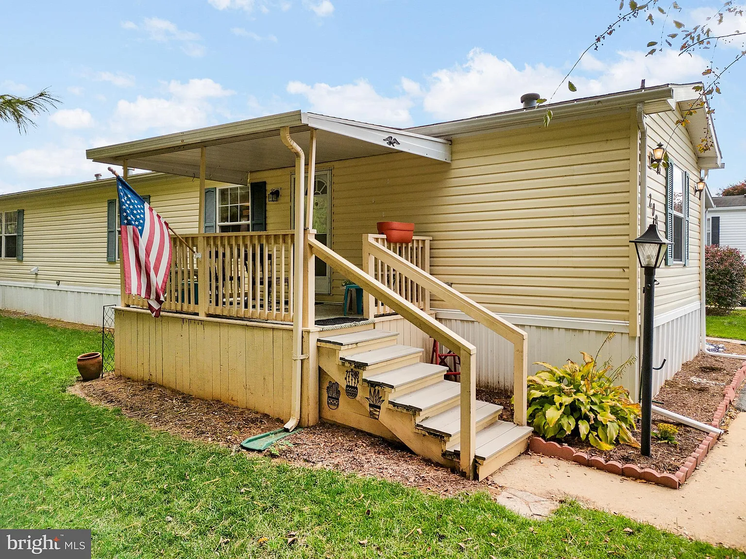 208 Saddleford Ct N photo 1