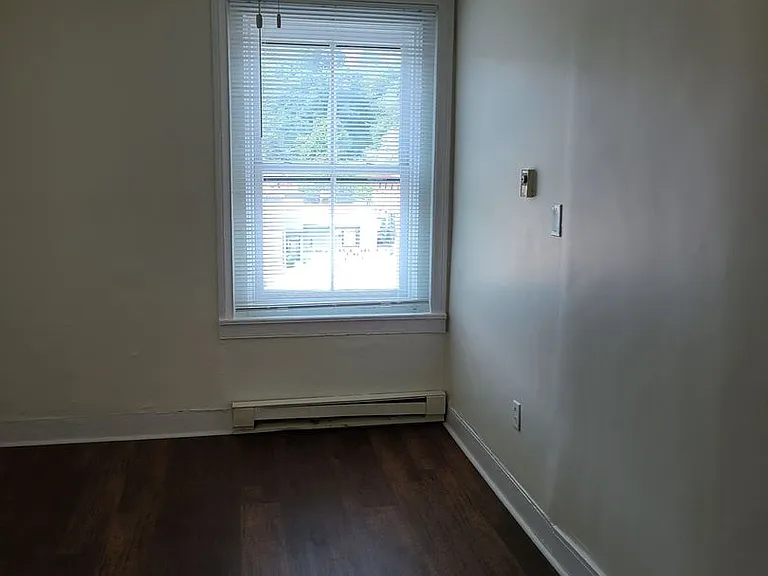 136 E Bushkill St — Photo 10