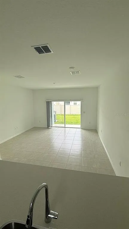 2 bed, 2.5 bath, 1187 sqft, $1,750 — Photo 2