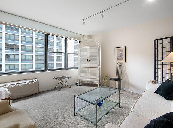 3rd image of 850 N Dewitt Pl APT 5B