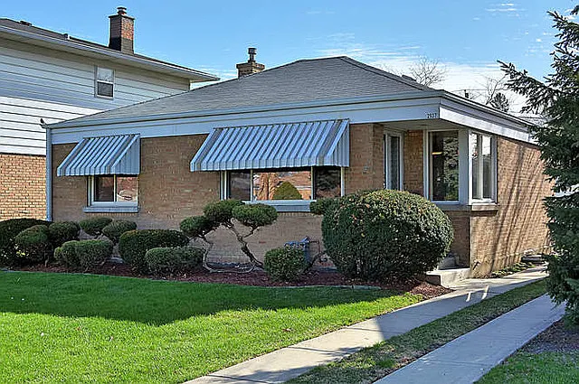 2937 Lincoln St photo 1