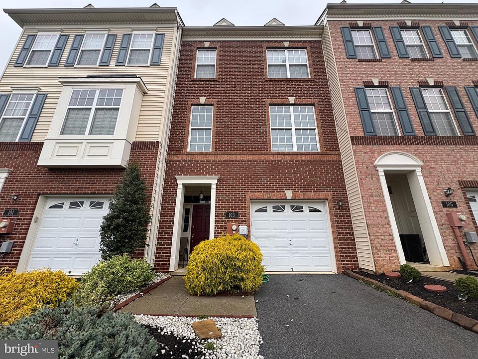 2nd image of 103 Abino Hills Way E