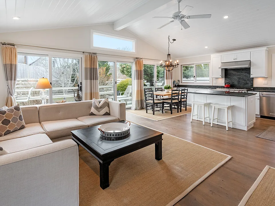 23 Jacqueline Dr